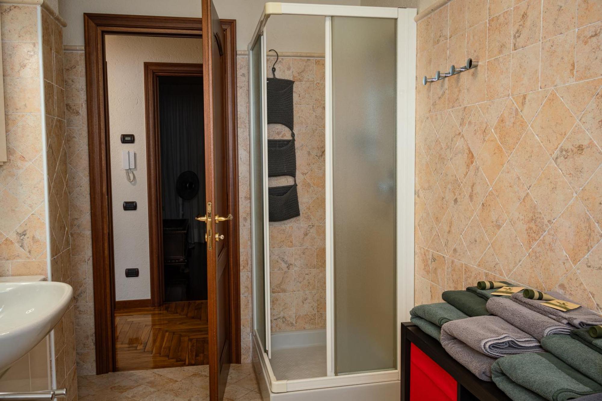 Villa Mara - Aosta - 200 Mq - Wifi - Jacuzzi - Parcheggio - Giardino Exterior photo