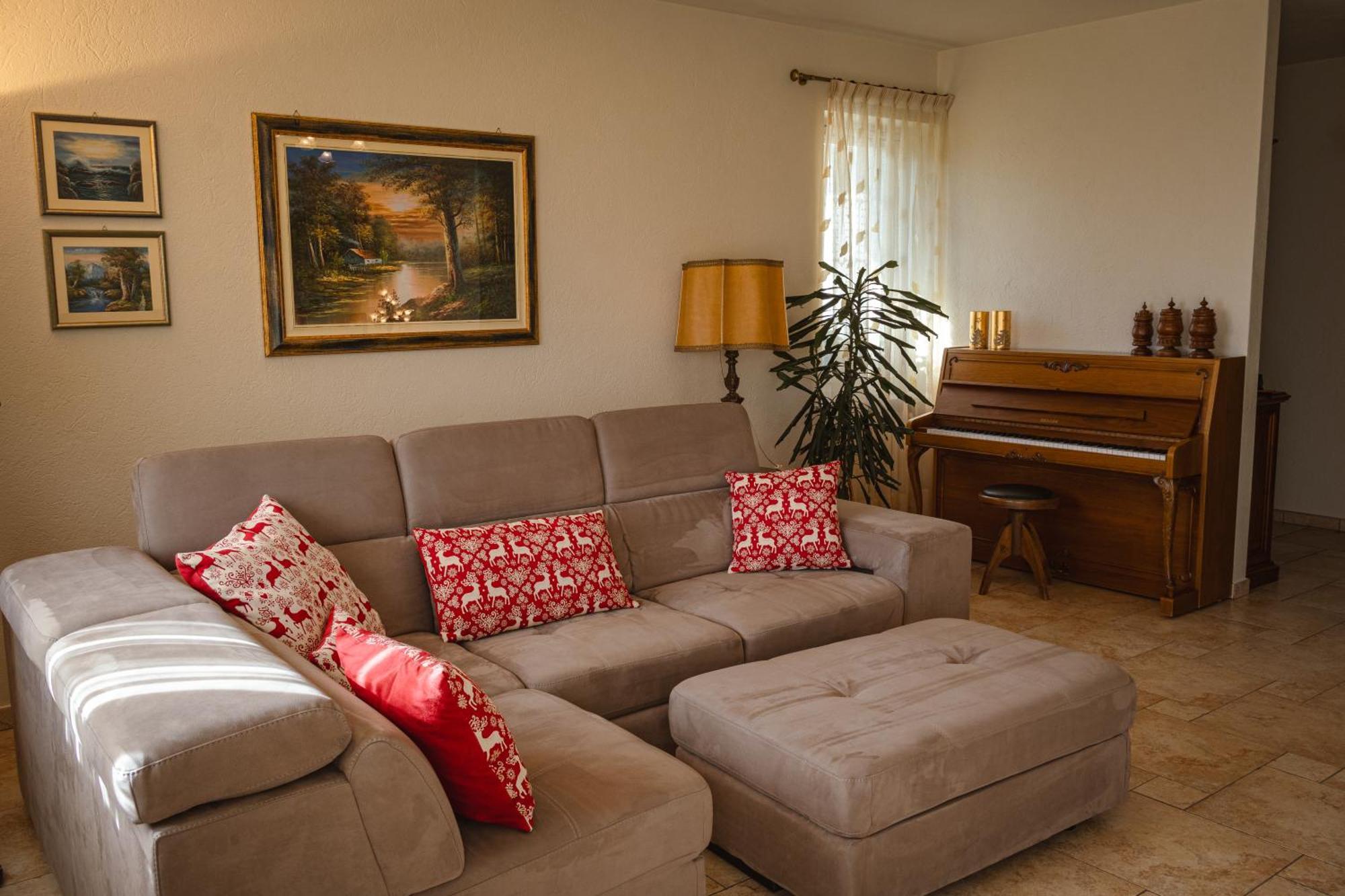 Villa Mara - Aosta - 200 Mq - Wifi - Jacuzzi - Parcheggio - Giardino Exterior photo